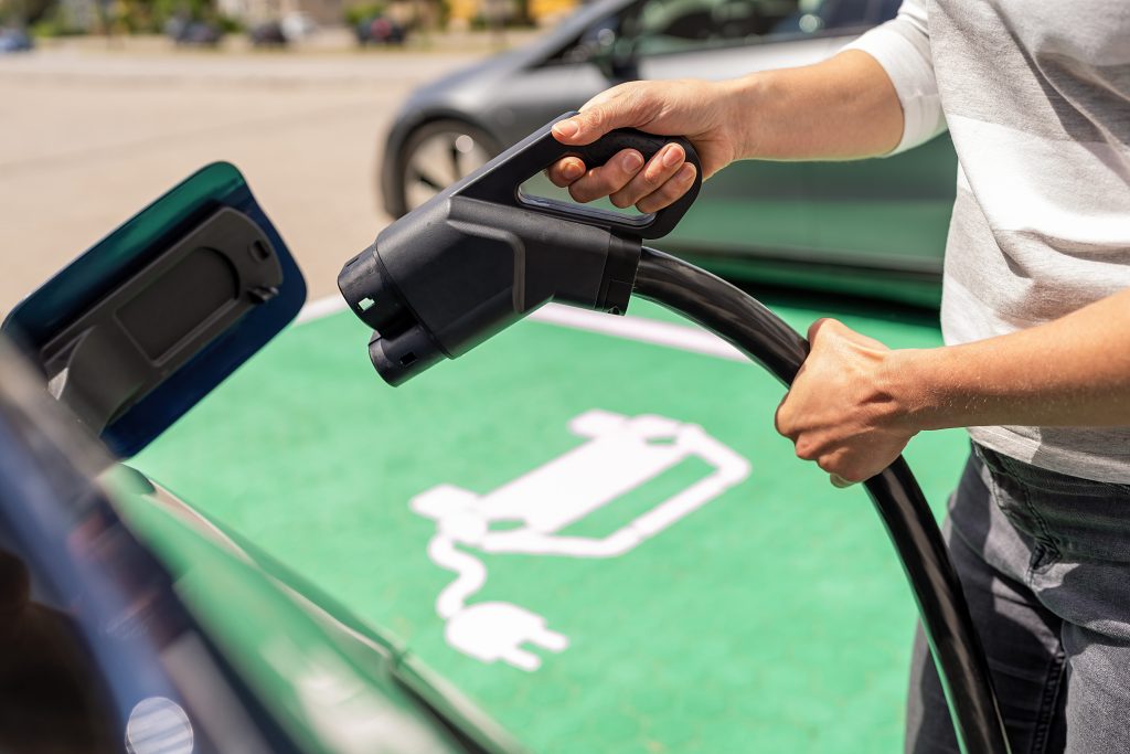 Hardwired vs plugin EV Chargers - EV Chargers