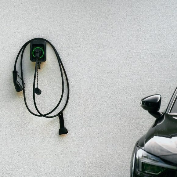 How much does it cost to charge an electric car?