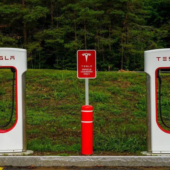 Can non-Tesla cars use Superchargers?